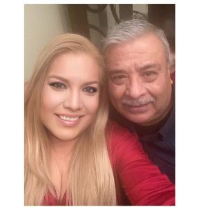 Meet your Posher, Ana